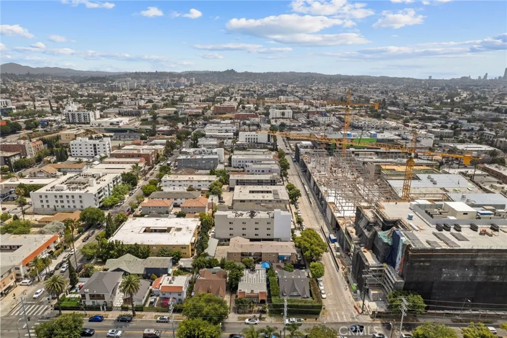 1154 Wilton Los Angeles, CA 90038