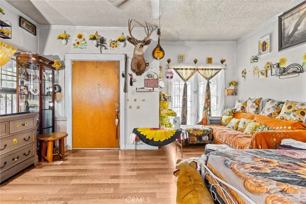 1154 Wilton Los Angeles, CA 90038