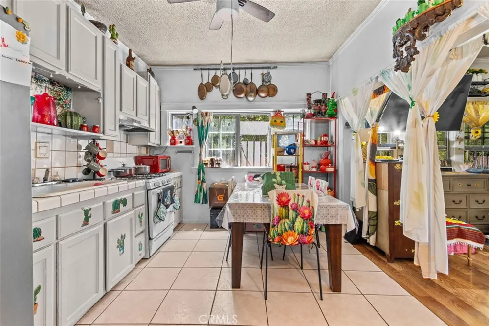 1154 Wilton Los Angeles, CA 90038