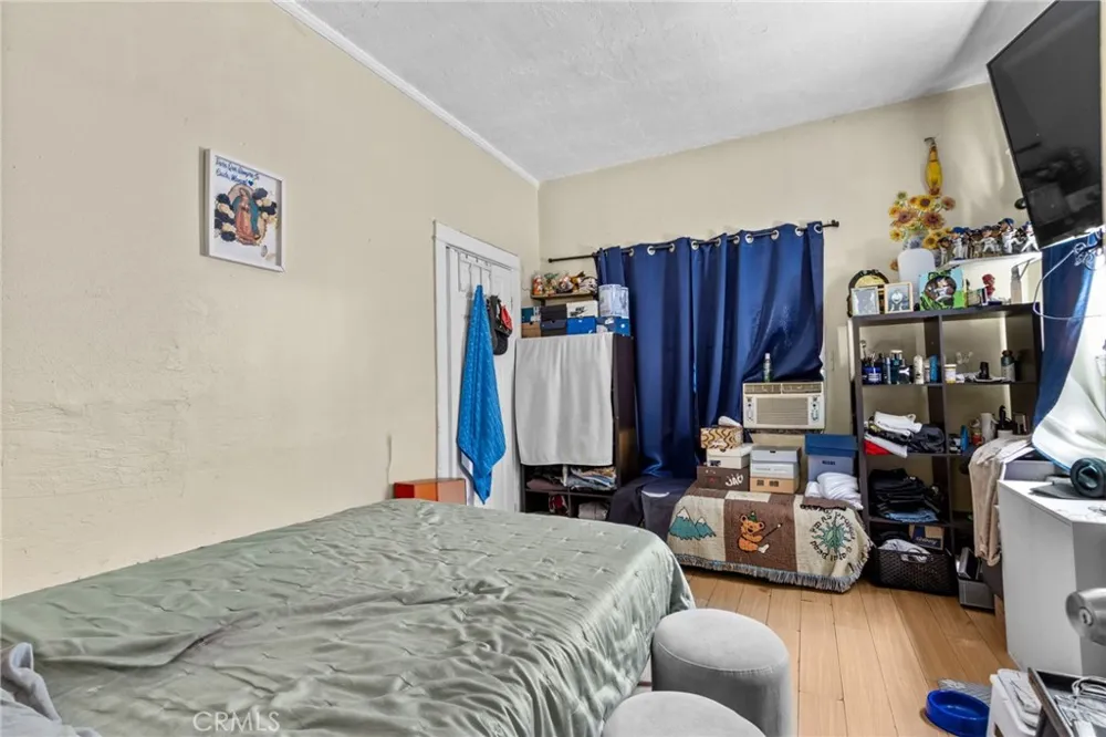 1154 Wilton Los Angeles, CA 90038