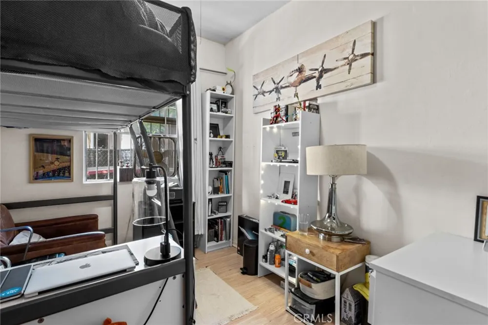 1154 Wilton Los Angeles, CA 90038