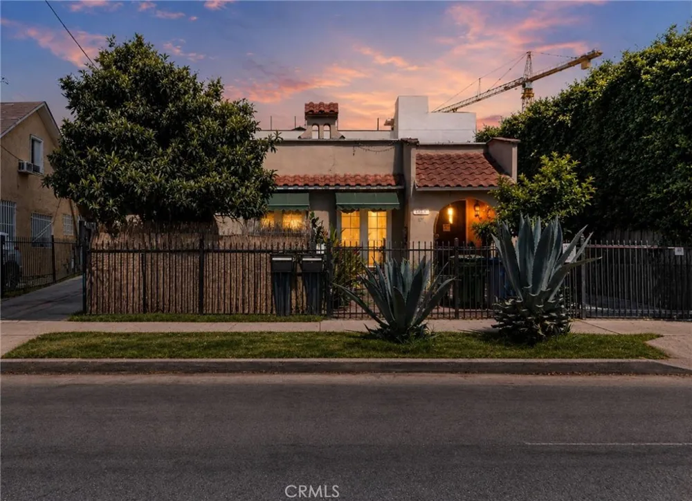 1154 Wilton Los Angeles, CA 90038
