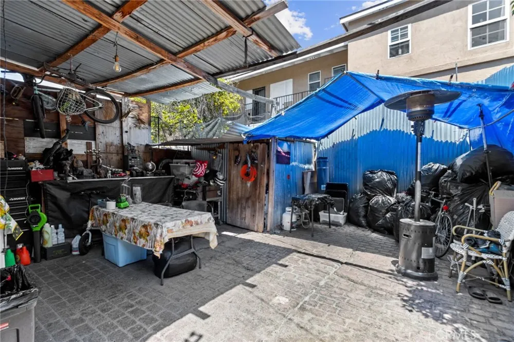 1154 Wilton Los Angeles, CA 90038