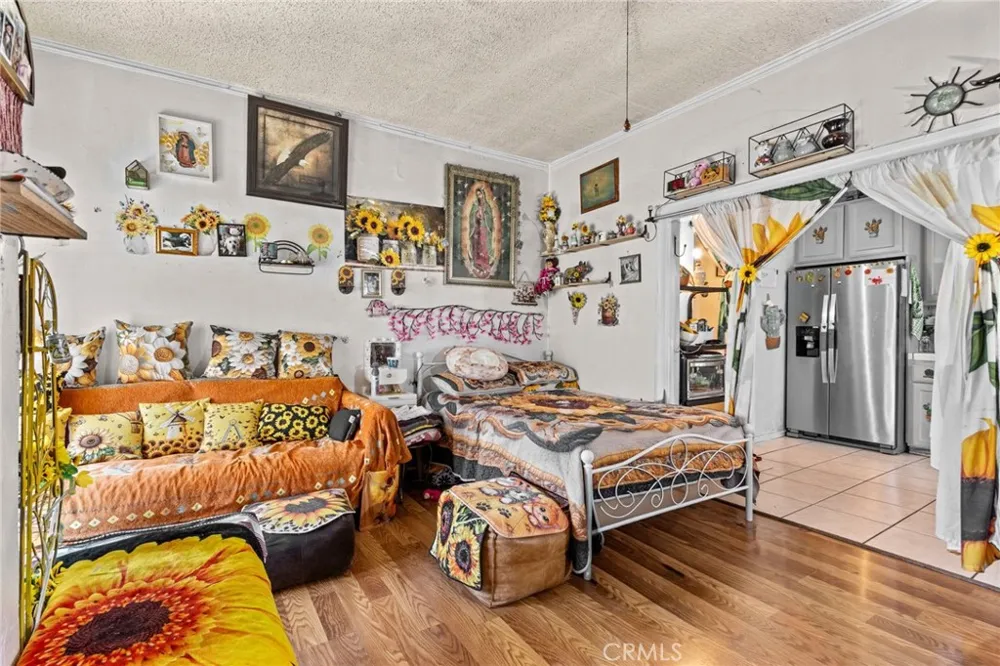 1154 Wilton Los Angeles, CA 90038