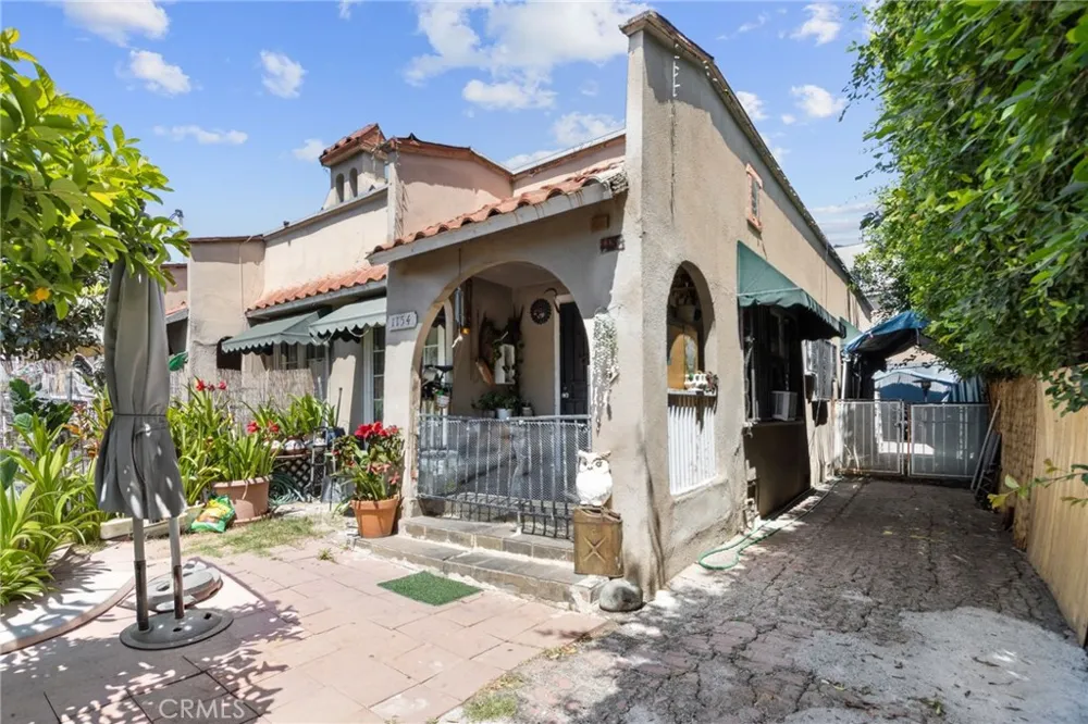 1154 Wilton Los Angeles, CA 90038