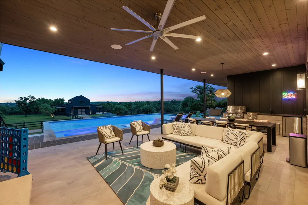 475 Happy Trail Dripping Springs, TX 78620