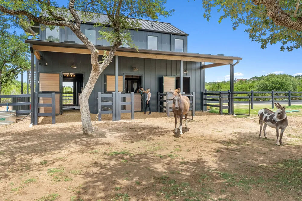 475 Happy Trail Dripping Springs, TX 78620