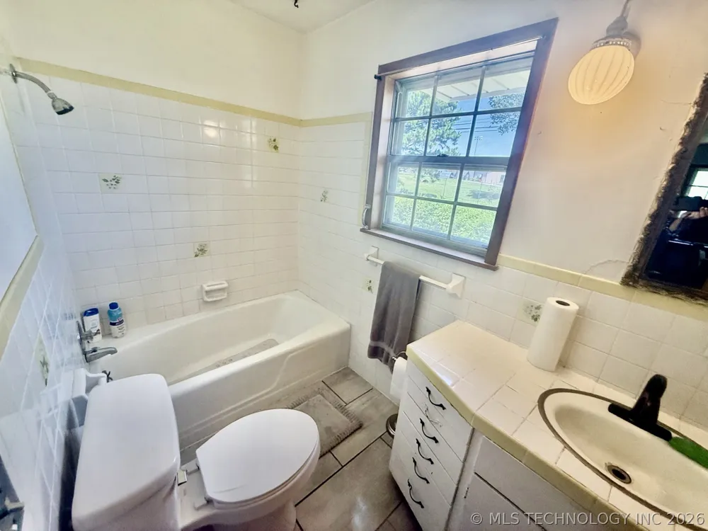 802 W Downing Street Tahlequah, OK 74464