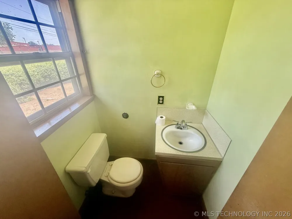802 W Downing Street Tahlequah, OK 74464
