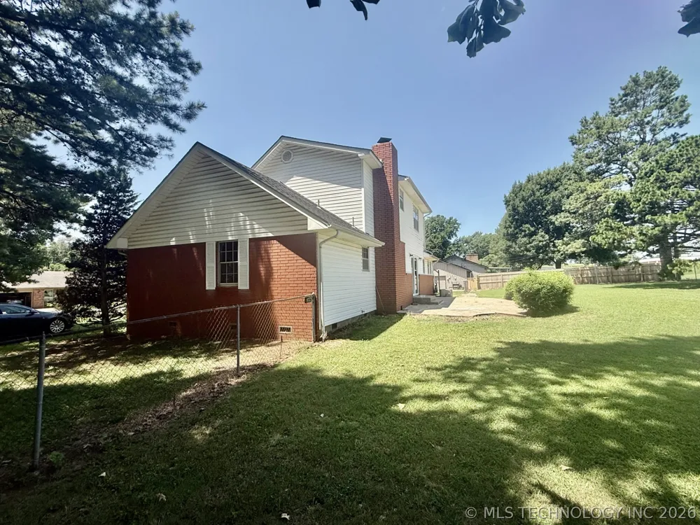 802 W Downing Street Tahlequah, OK 74464