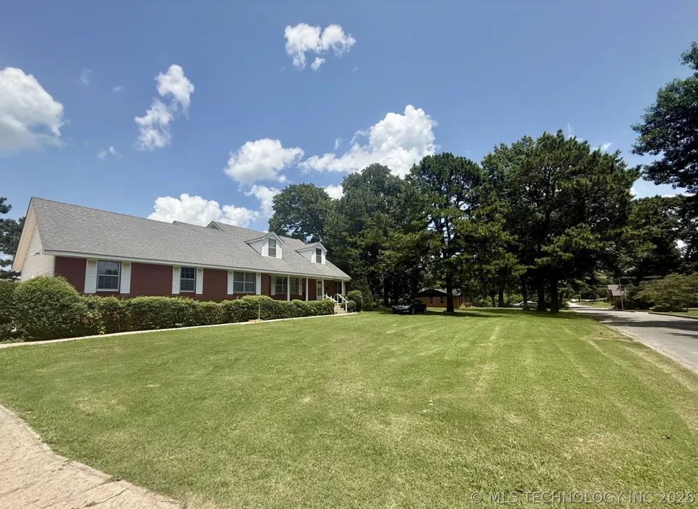 802 W Downing Street Tahlequah, OK 74464