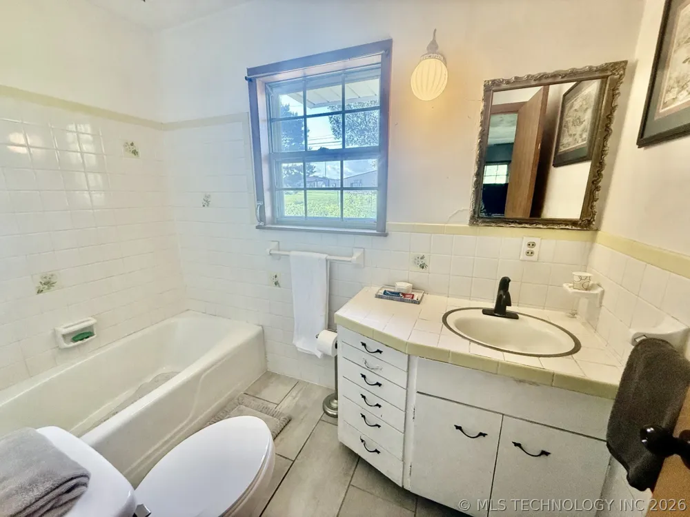 802 W Downing Street Tahlequah, OK 74464