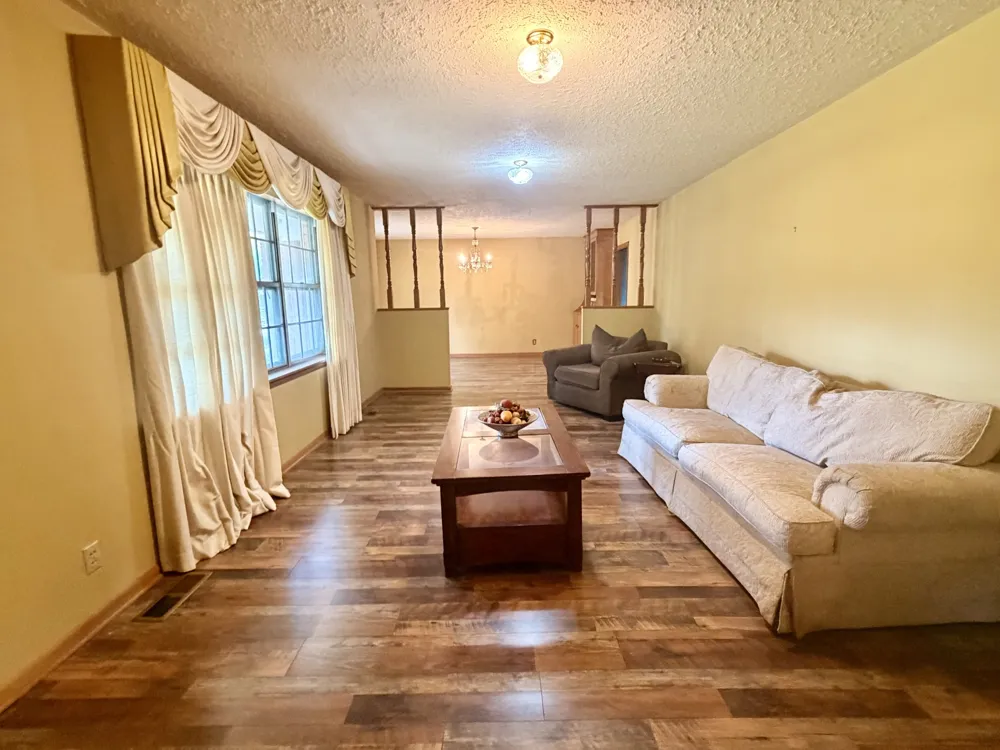 802 W Downing Street Tahlequah, OK 74464
