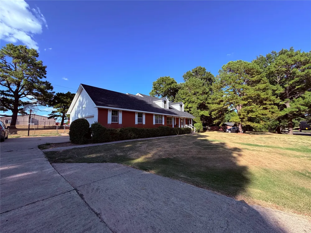 802 W Downing Street Tahlequah, OK 74464