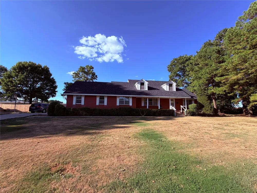 802 W Downing Street Tahlequah, OK 74464