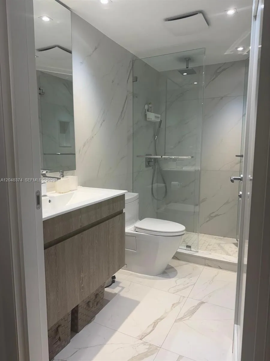 10275 Collins Ave #333 Bal Harbour, FL 33154
