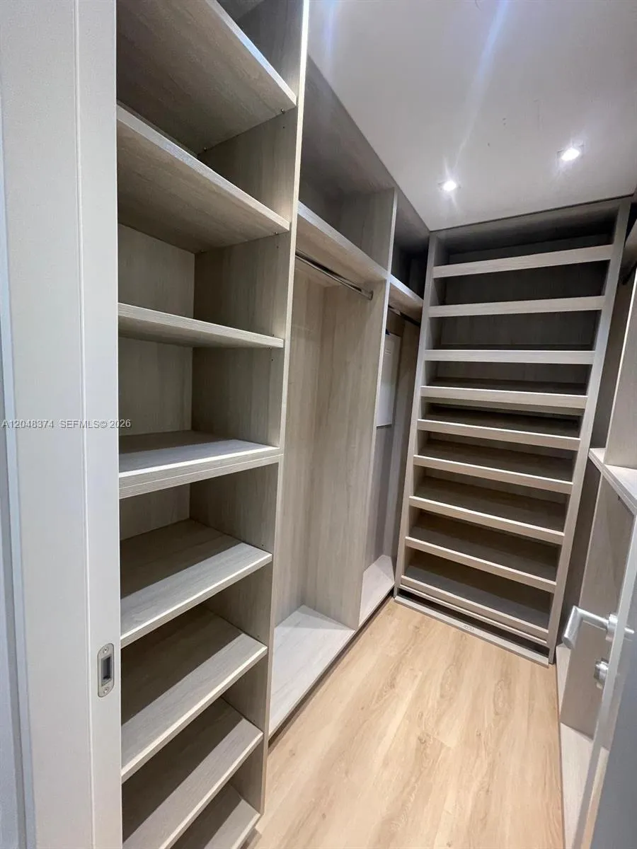 10275 Collins Ave #333 Bal Harbour, FL 33154