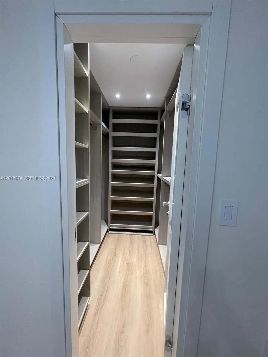10275 Collins Ave #333 Bal Harbour, FL 33154