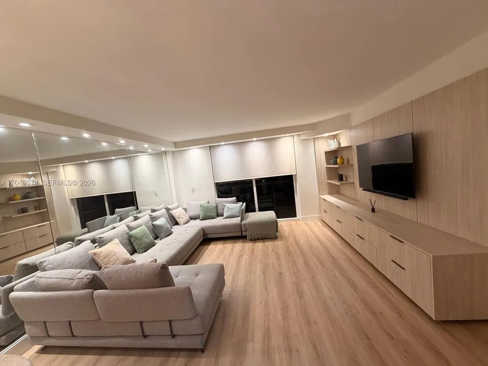 10275 Collins Ave #333 Bal Harbour, FL 33154