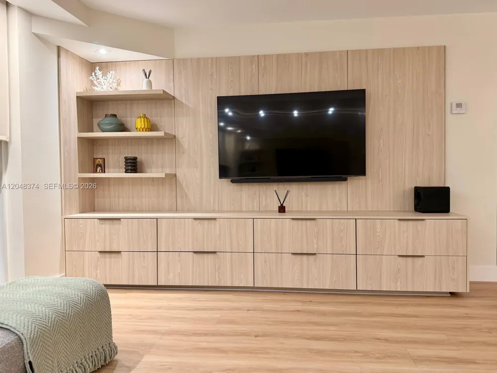 10275 Collins Ave #333 Bal Harbour, FL 33154