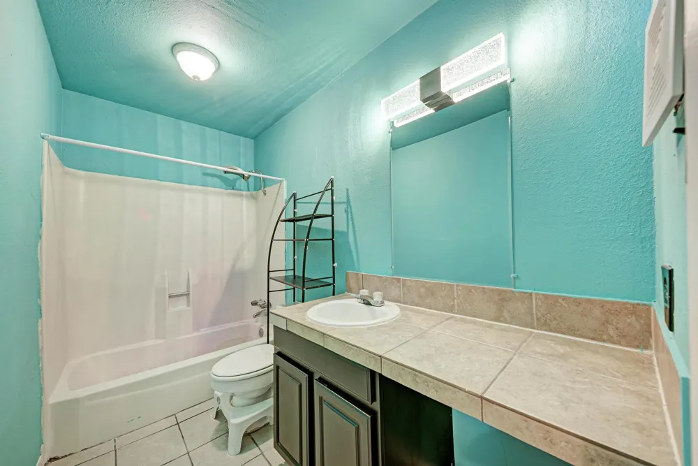 2124 Burton Drive #136 Austin, TX 78741