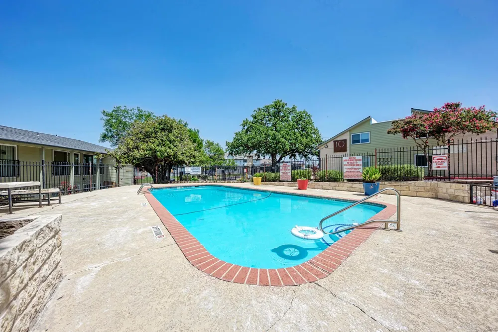 2124 Burton Drive #136 Austin, TX 78741