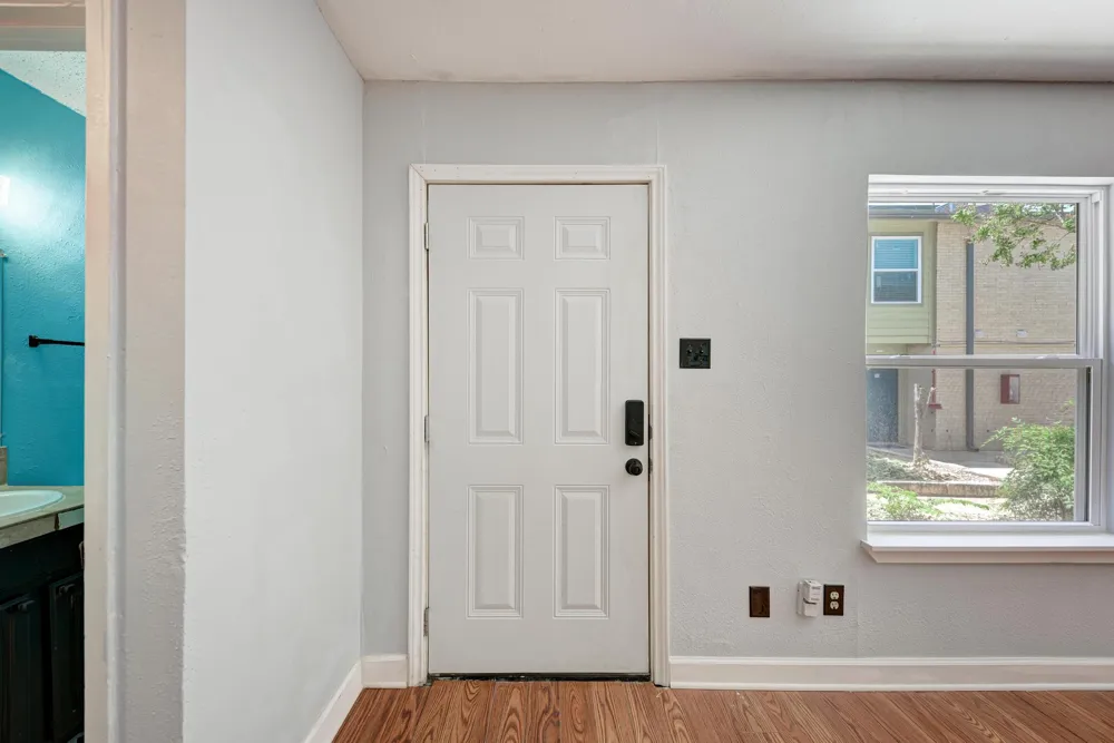 2124 Burton Drive #136 Austin, TX 78741