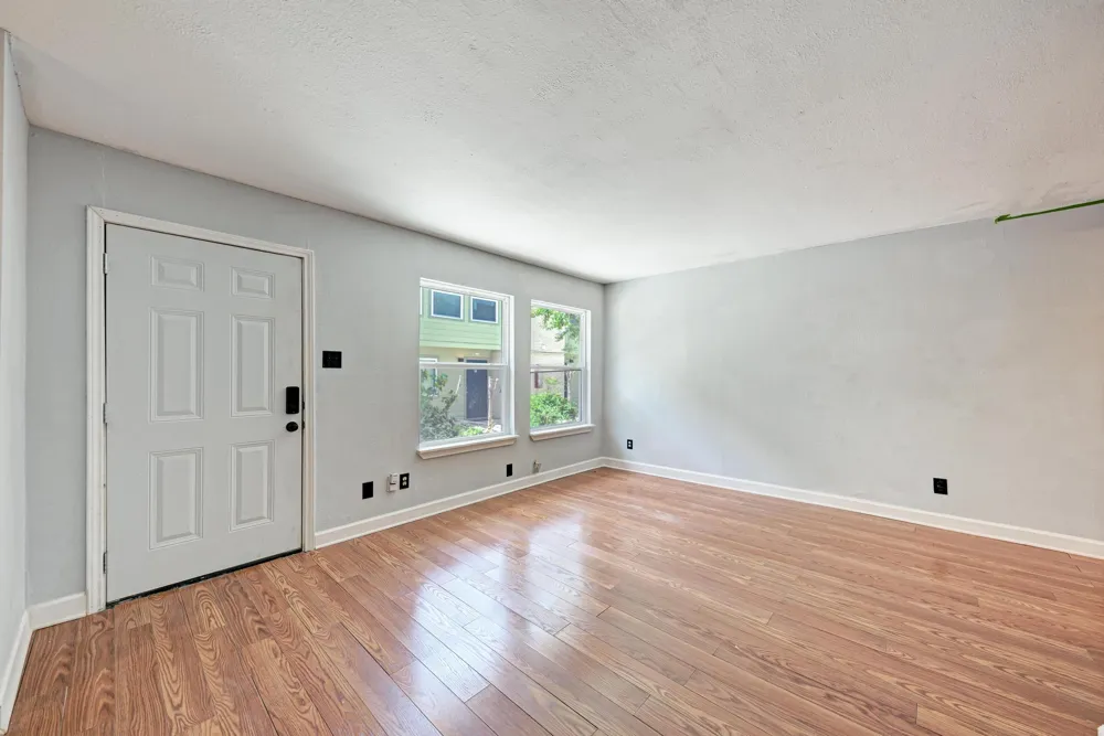2124 Burton Drive #136 Austin, TX 78741