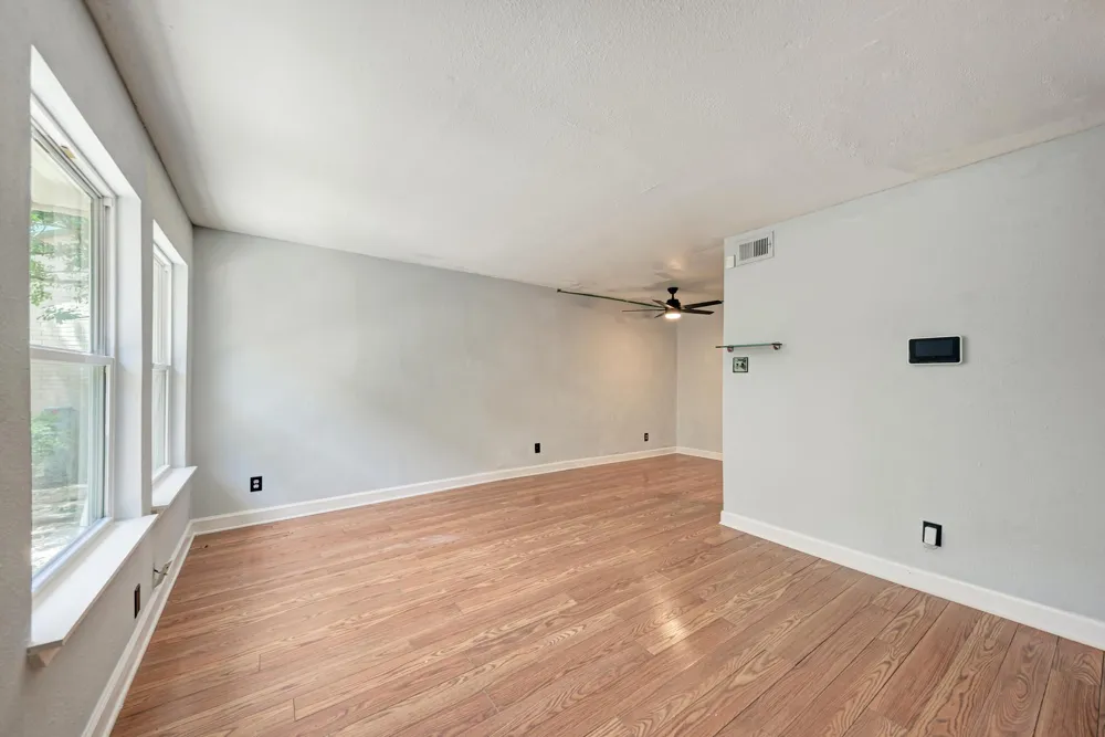2124 Burton Drive #136 Austin, TX 78741