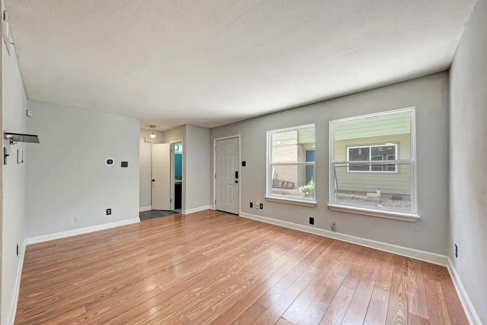 2124 Burton Drive #136 Austin, TX 78741