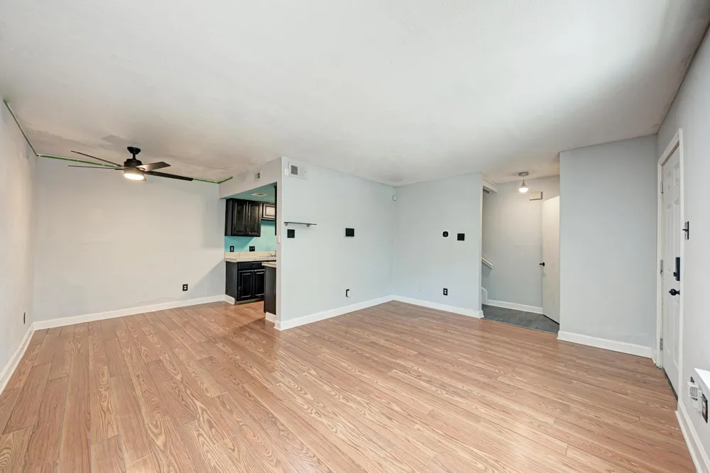 2124 Burton Drive #136 Austin, TX 78741