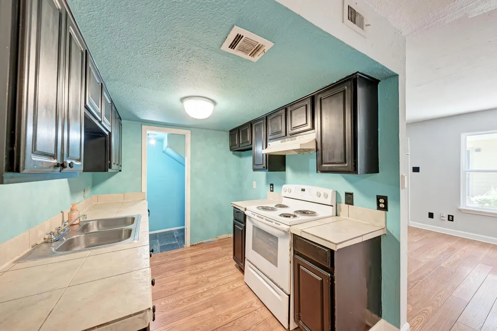 2124 Burton Drive #136 Austin, TX 78741