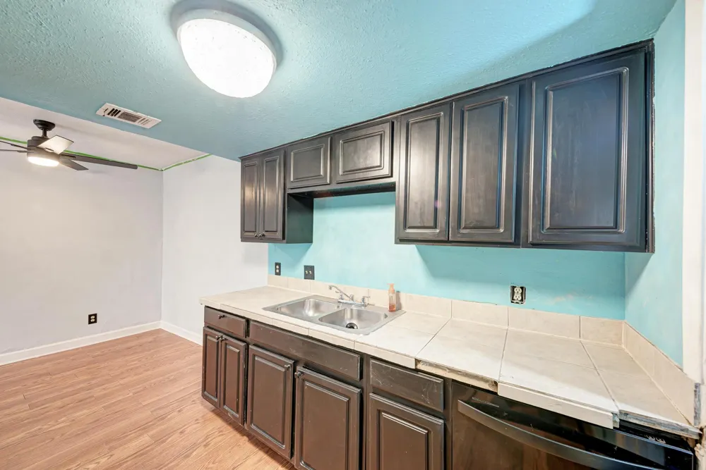 2124 Burton Drive #136 Austin, TX 78741