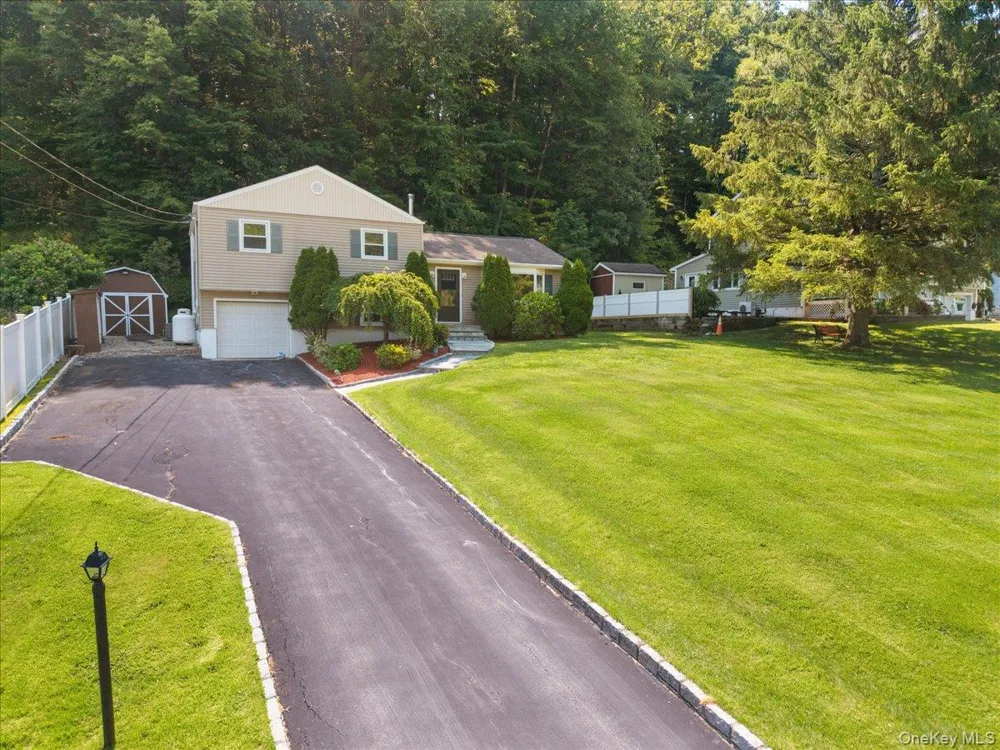 22 Knollwood Road Cortlandt Manor, NY 10567