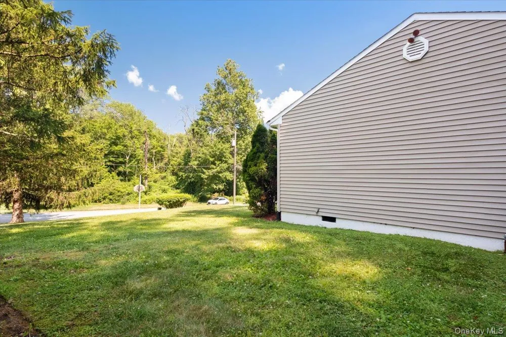 22 Knollwood Road Cortlandt Manor, NY 10567