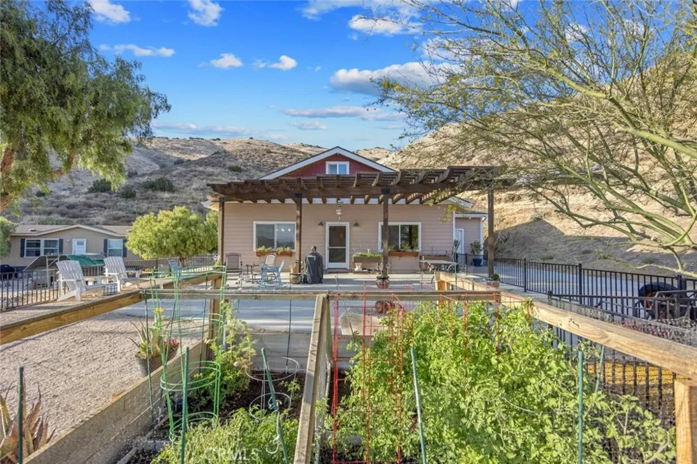 6931 Sierra Agua Dulce, CA 91390