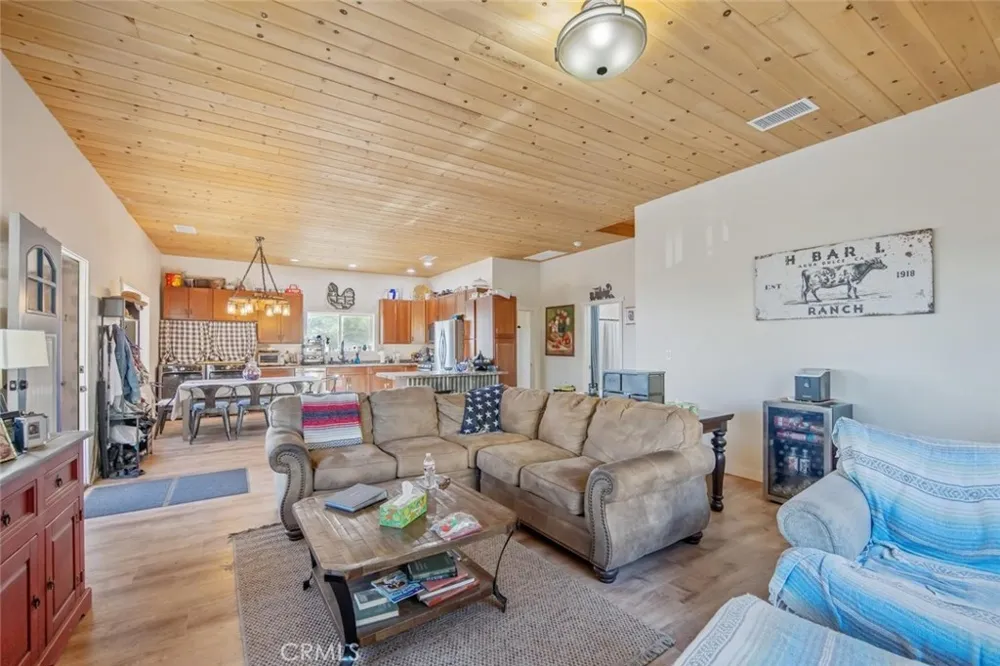 6931 Sierra Agua Dulce, CA 91390