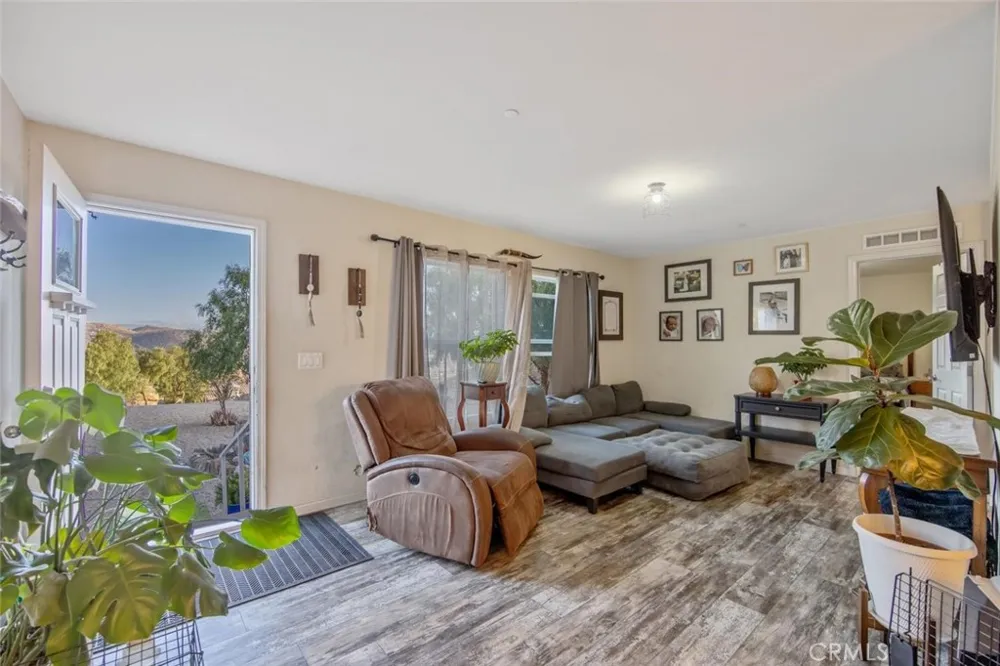 6931 Sierra Agua Dulce, CA 91390