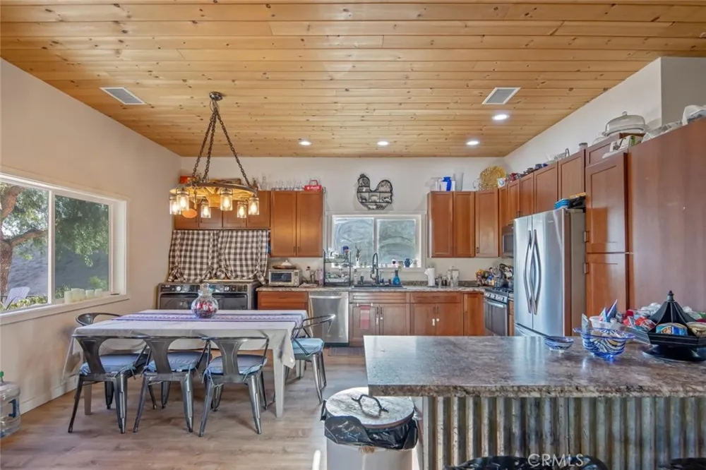 6931 Sierra Agua Dulce, CA 91390