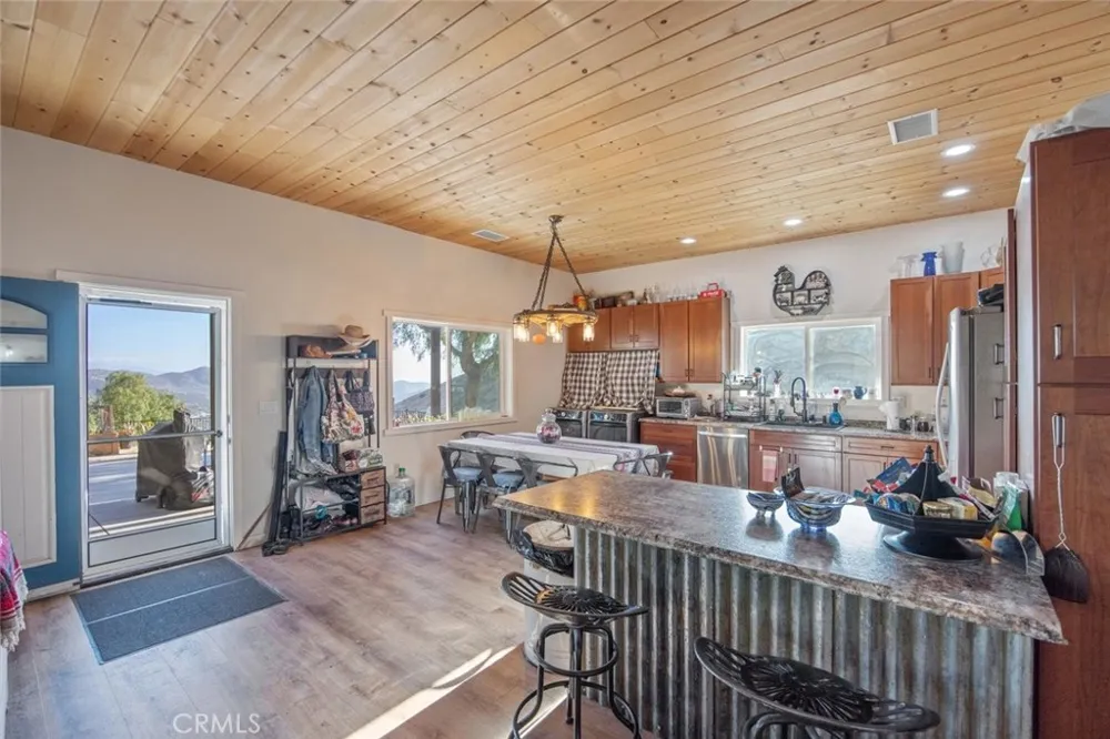 6931 Sierra Agua Dulce, CA 91390