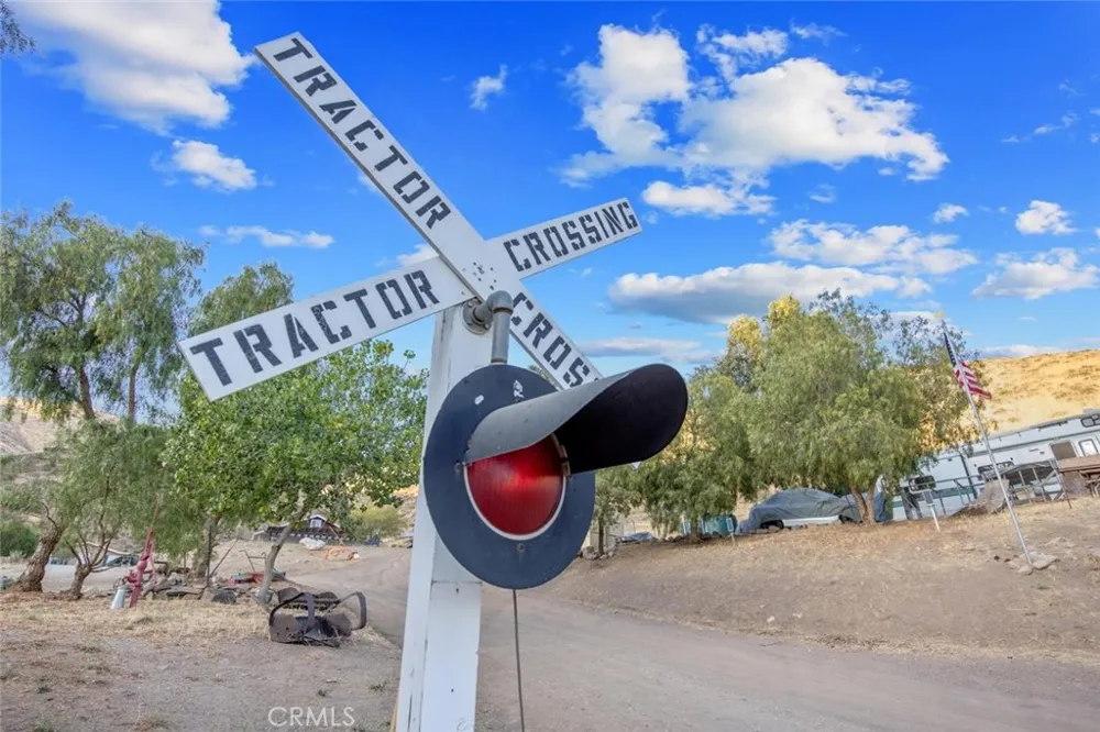 6931 Sierra Agua Dulce, CA 91390