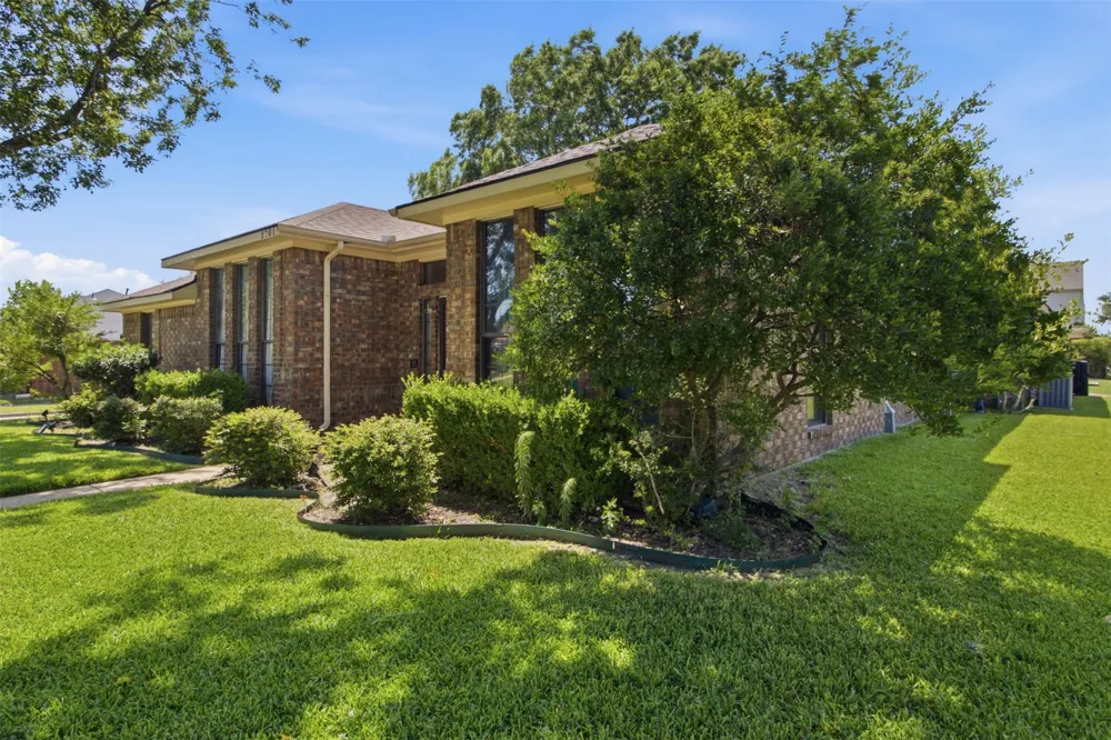 2701 Beau Drive Mesquite, TX 75181