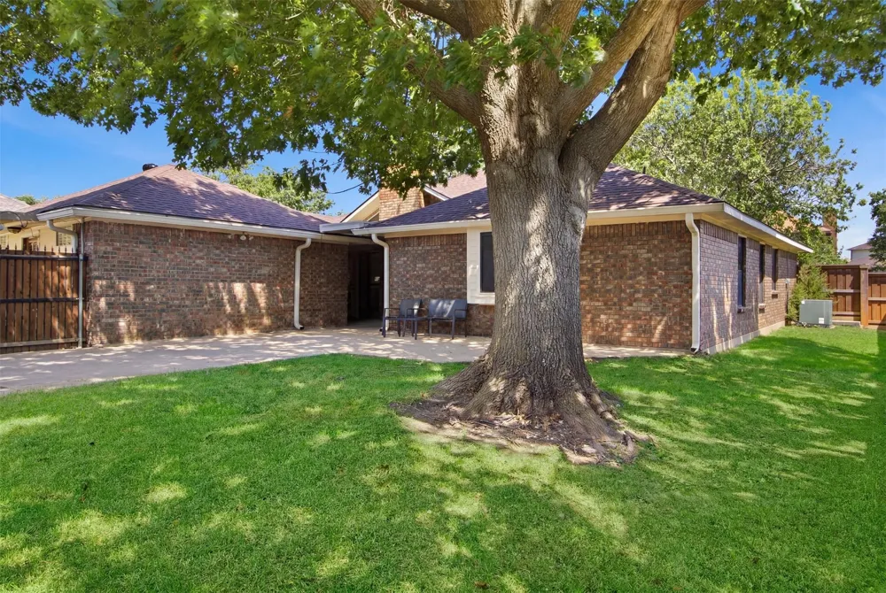 2701 Beau Drive Mesquite, TX 75181