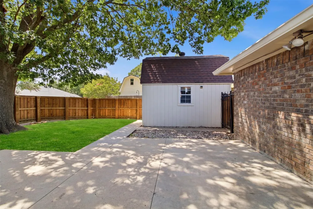 2701 Beau Drive Mesquite, TX 75181