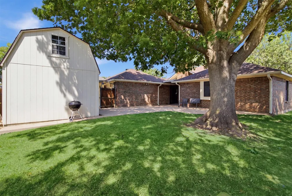 2701 Beau Drive Mesquite, TX 75181