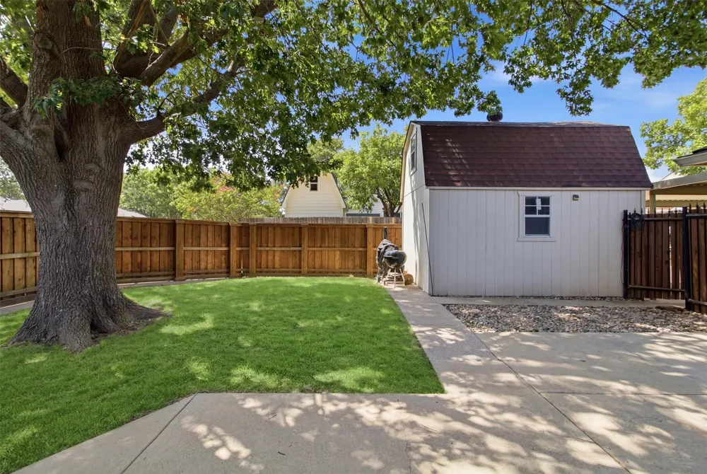 2701 Beau Drive Mesquite, TX 75181
