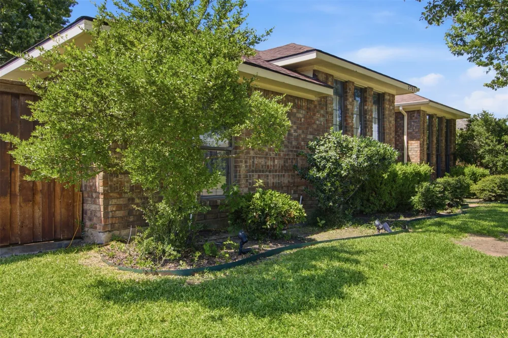 2701 Beau Drive Mesquite, TX 75181