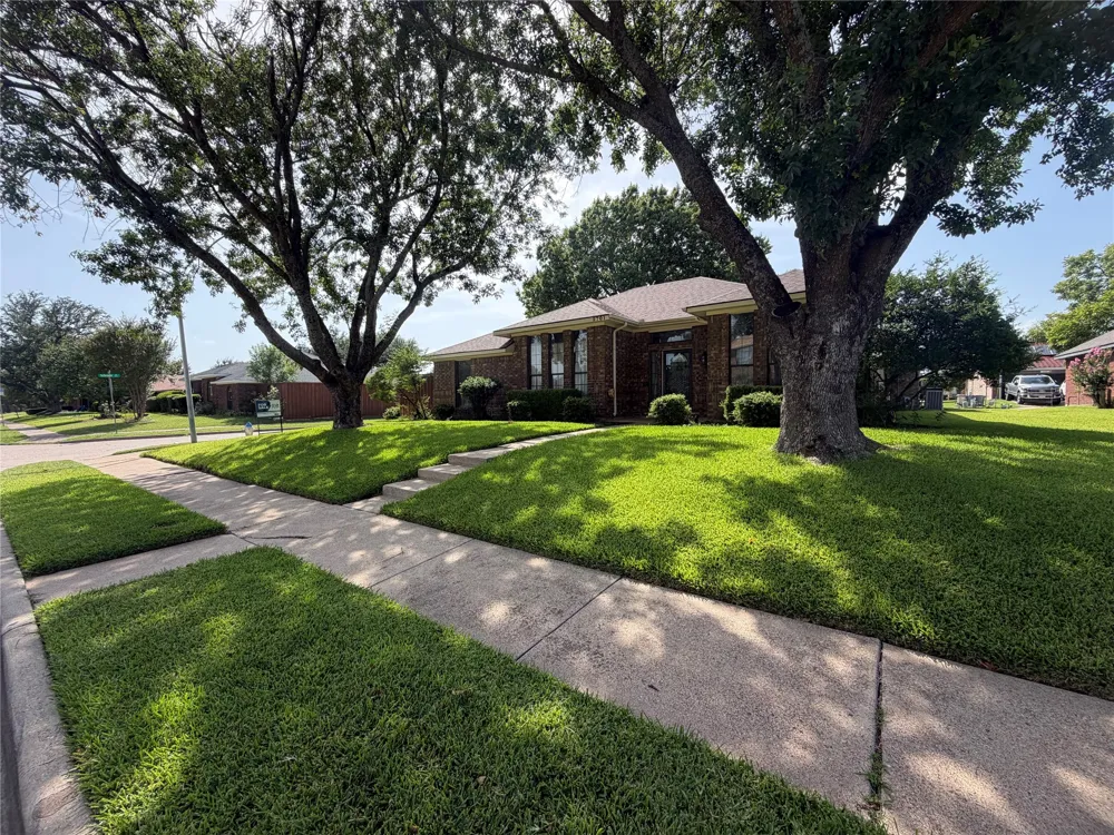 2701 Beau Drive Mesquite, TX 75181