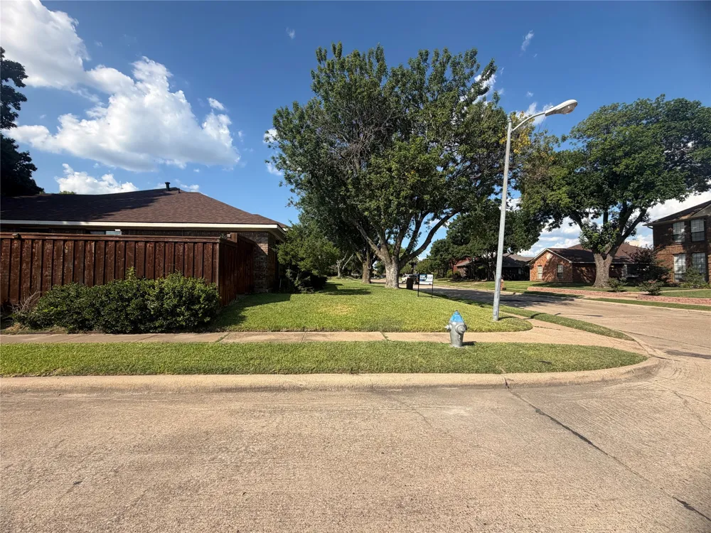 2701 Beau Drive Mesquite, TX 75181