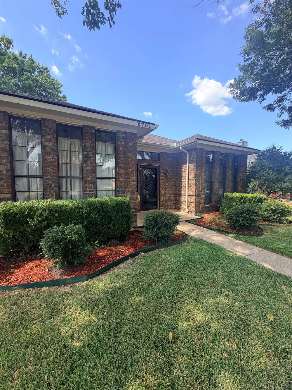 2701 Beau Drive Mesquite, TX 75181